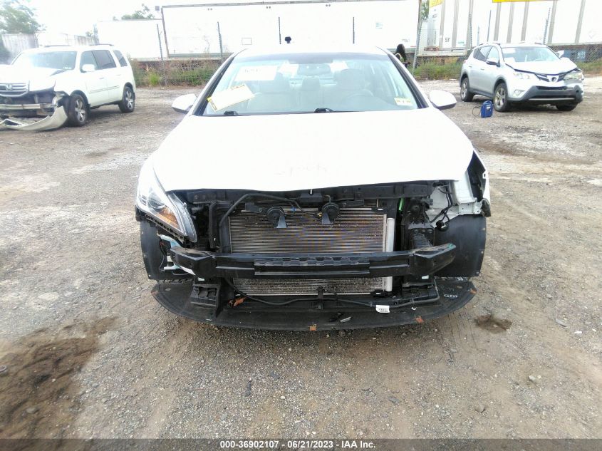 2016 HYUNDAI SONATA 2.4L SE - 5NPE24AF8GH432651