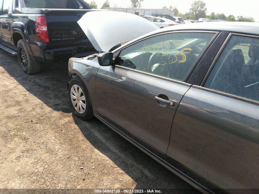 2014 VOLKSWAGEN JETTA SEDAN S - 3VW2K7AJXEM208388