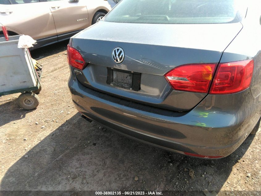 2014 VOLKSWAGEN JETTA SEDAN S - 3VW2K7AJXEM208388