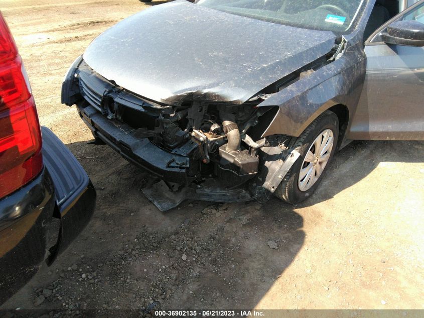 2014 VOLKSWAGEN JETTA SEDAN S - 3VW2K7AJXEM208388