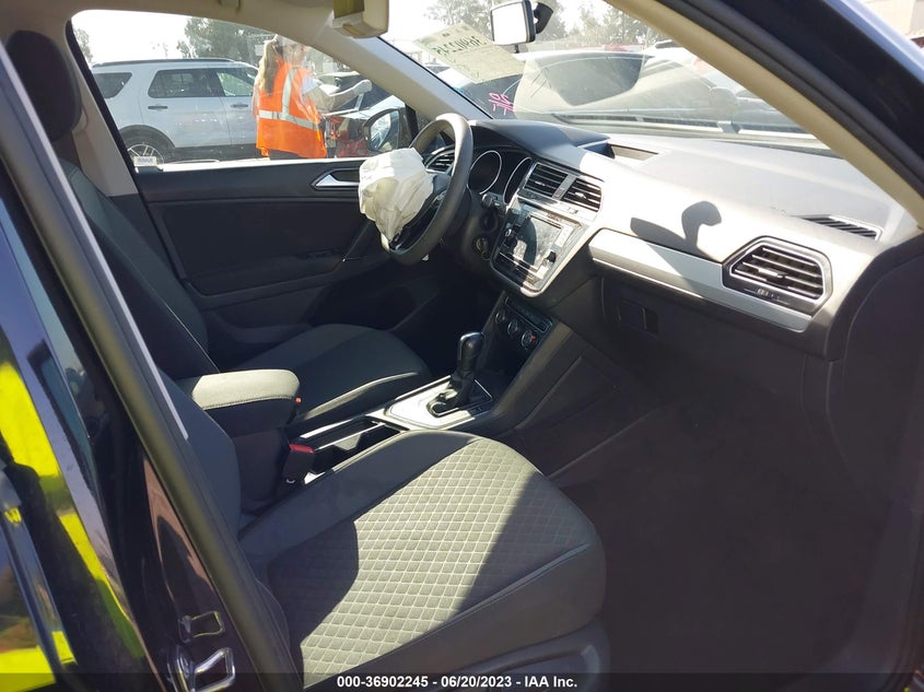 VIN 3VV1B7AX1JM009311 2018 VOLKSWAGEN TIGUAN S