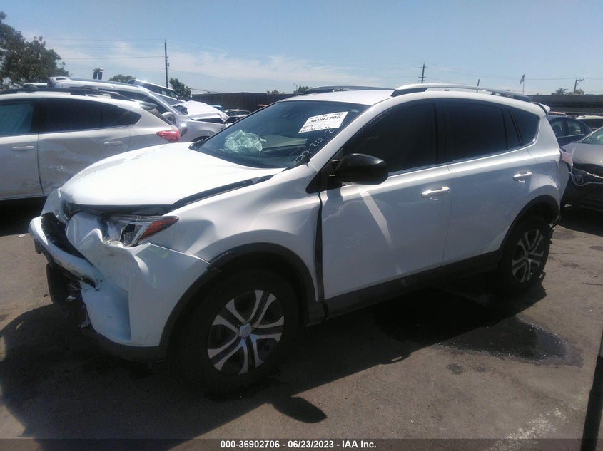 VIN JTMZFREV9JJ174532 2018 TOYOTA RAV4 LE