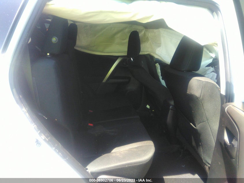 VIN JTMZFREV9JJ174532 2018 TOYOTA RAV4 LE