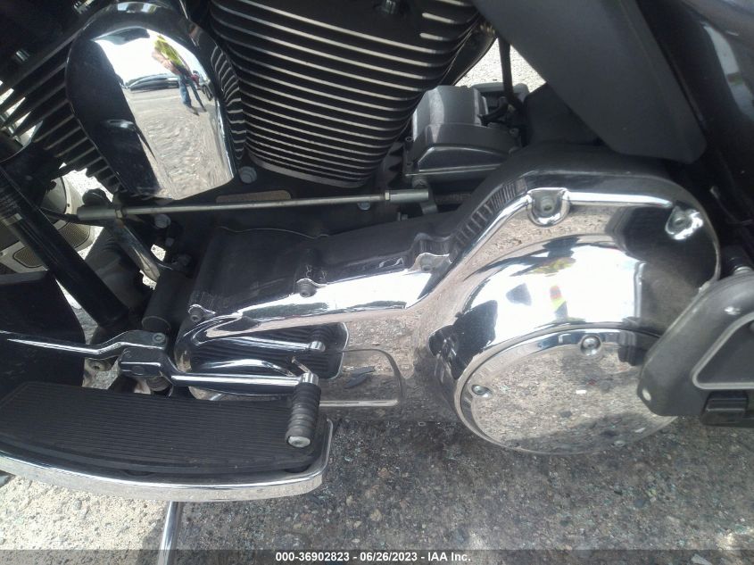 2009 HARLEY-DAVIDSON FLHTCU - 1HD1FC4199Y687614