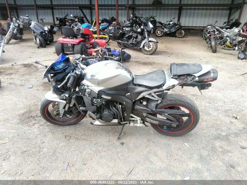 2008 HONDA CBR600 RR - JH2PC40028M105941