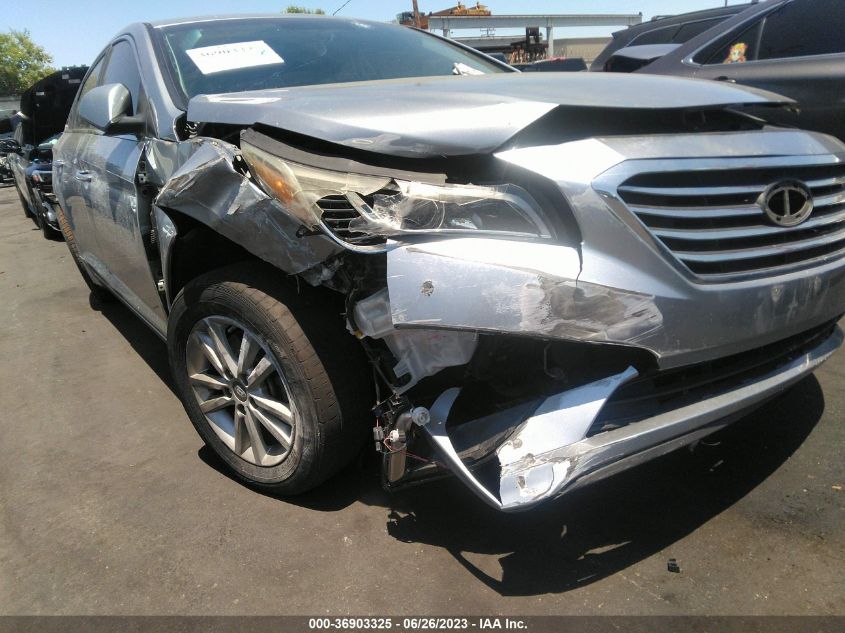 2015 HYUNDAI SONATA 2.4L SE - 5NPE24AF7FH209421