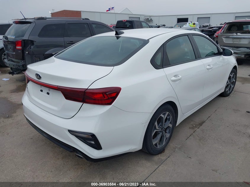 VIN 3KPF24AD3LE176128 2020 KIA FORTE LXS