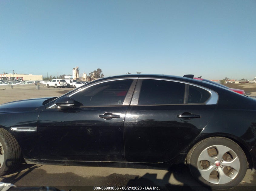 VIN SAJAR4FX5JCP33989 2018 JAGUAR XE