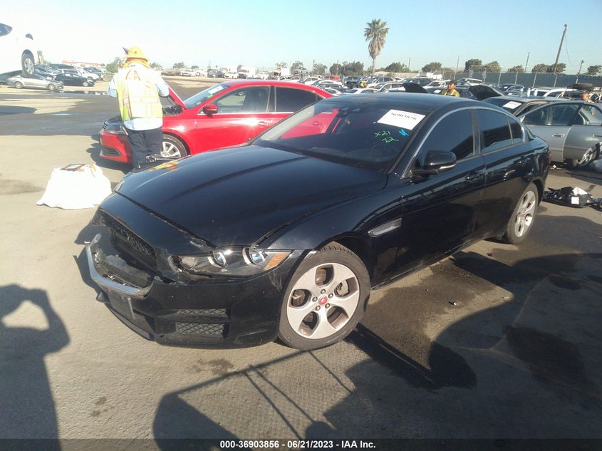 VIN SAJAR4FX5JCP33989 2018 JAGUAR XE