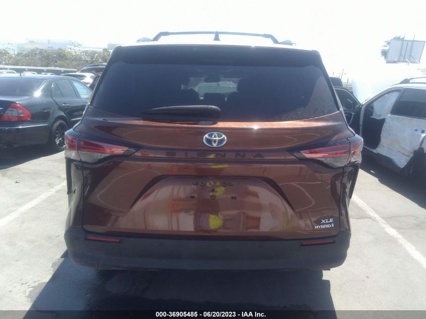 2022 TOYOTA SIENNA XLE - 5TDJRKEC0NS102847