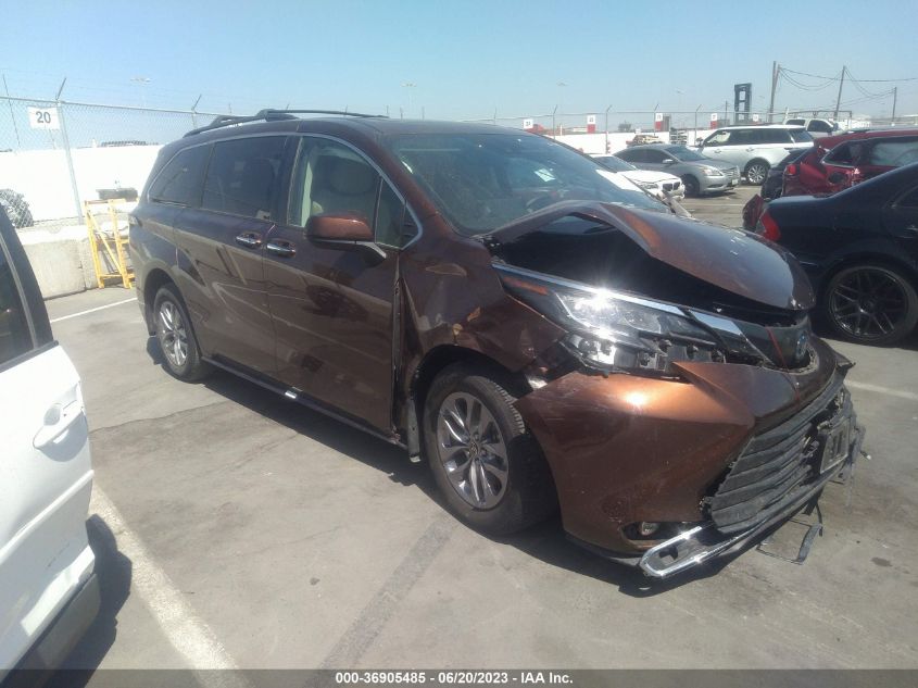 2022 TOYOTA SIENNA XLE - 5TDJRKEC0NS102847