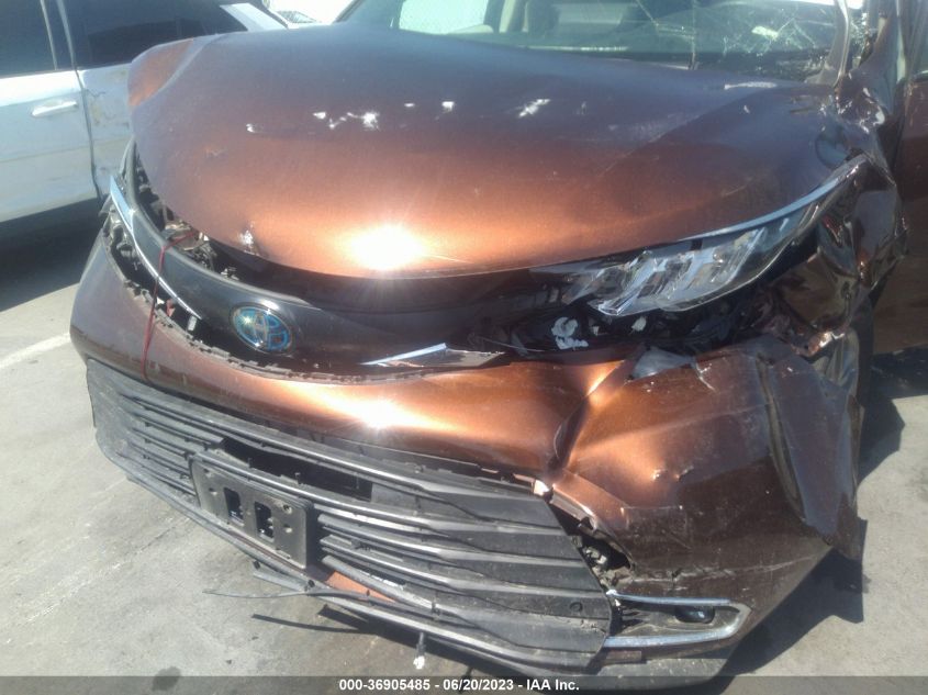 2022 TOYOTA SIENNA XLE - 5TDJRKEC0NS102847