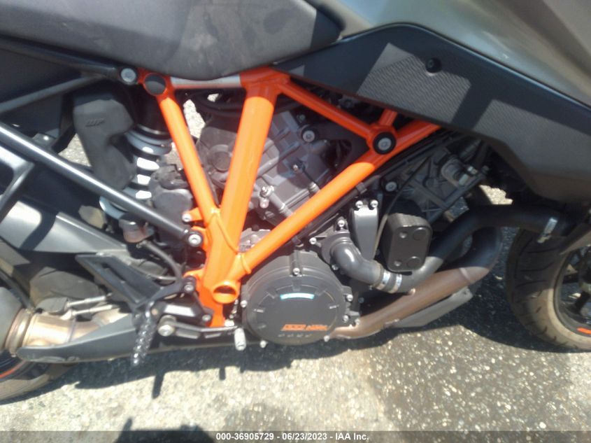 2017 KTM 1290 SUPER DUKE GT - VBKV69402HM953864