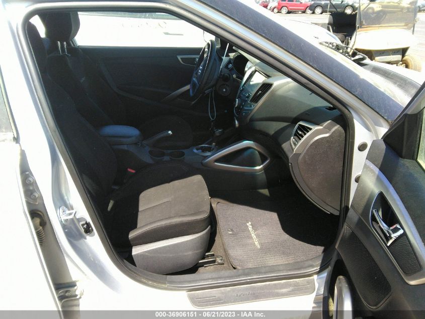 2017 HYUNDAI VELOSTER - KMHTC6AD4HU315090