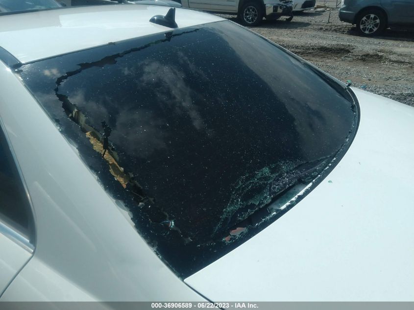 2013 MERCEDES-BENZ C-CLASS C 300 - WDDGF8AB1DG120677