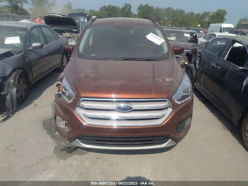 2017 FORD ESCAPE SE - 1FMCU9GD7HUE88409