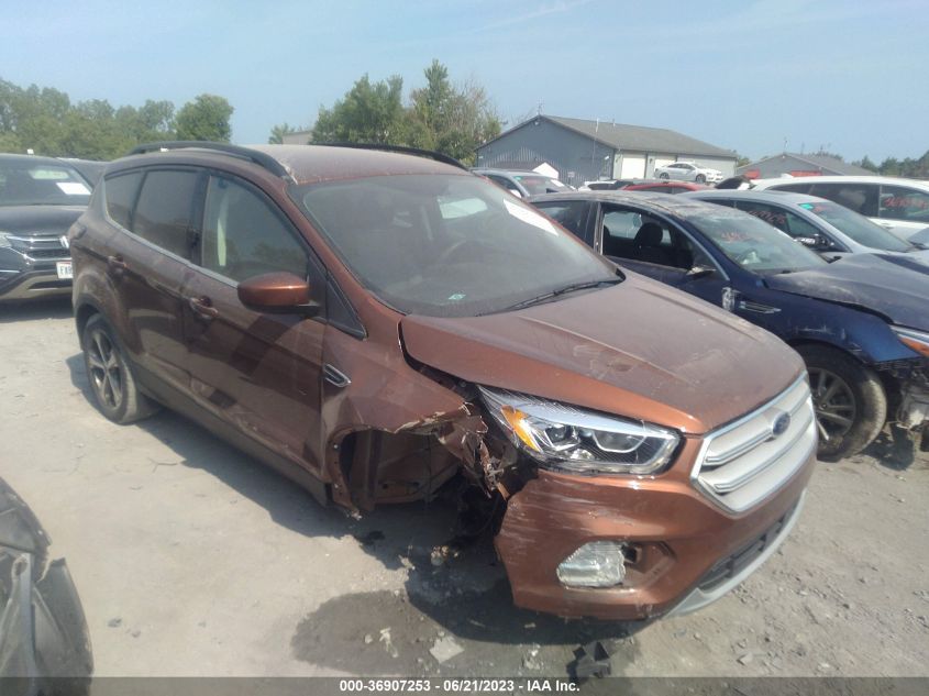 2017 FORD ESCAPE SE - 1FMCU9GD7HUE88409