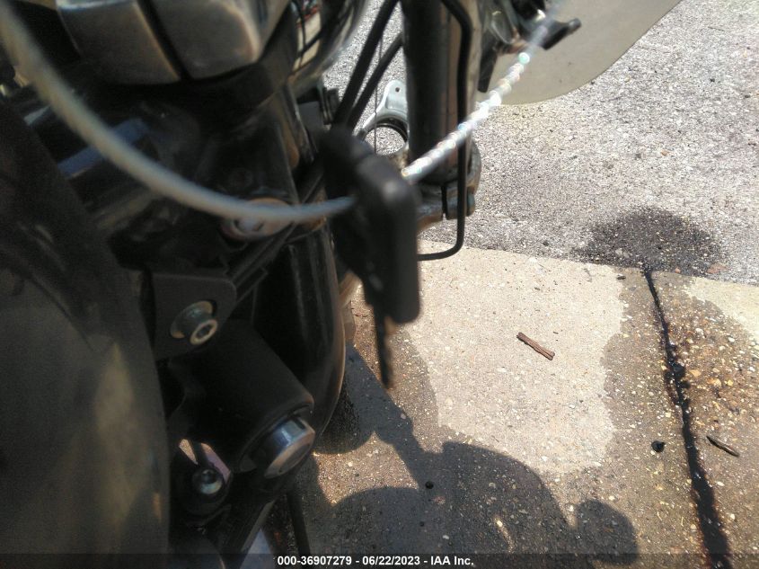 2010 HARLEY-DAVIDSON XL1200 C - 1HD1CT312AC405440