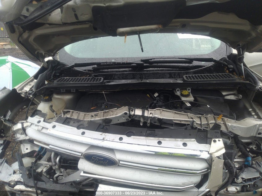 VIN 1FMCU0GD8JUC31891 2018 FORD ESCAPE SE