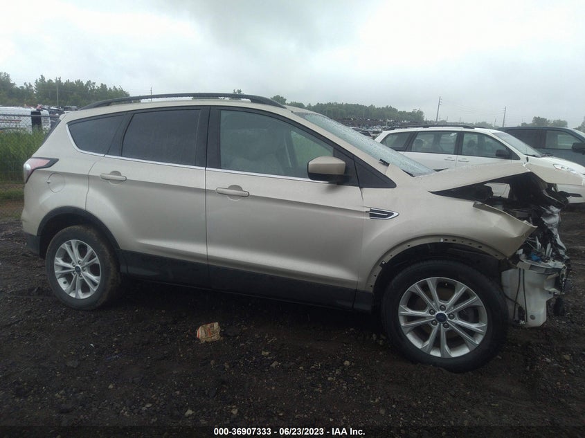 VIN 1FMCU0GD8JUC31891 2018 FORD ESCAPE SE