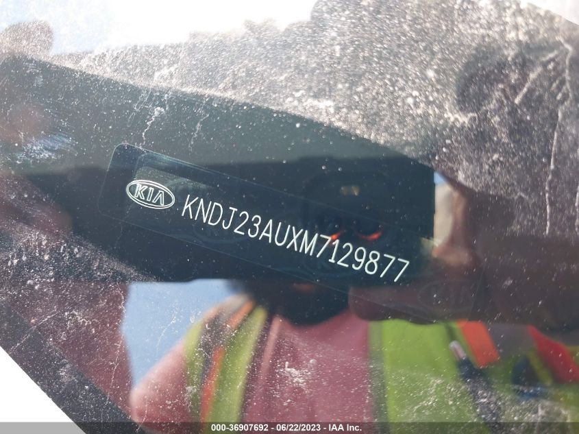 2021 KIA SOUL S - KNDJ23AUXM7129877