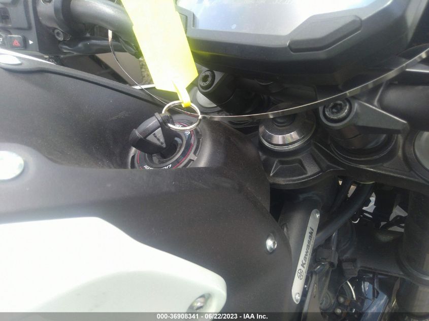 2022 KAWASAKI ZR900 - JKAZR2F13NA039556