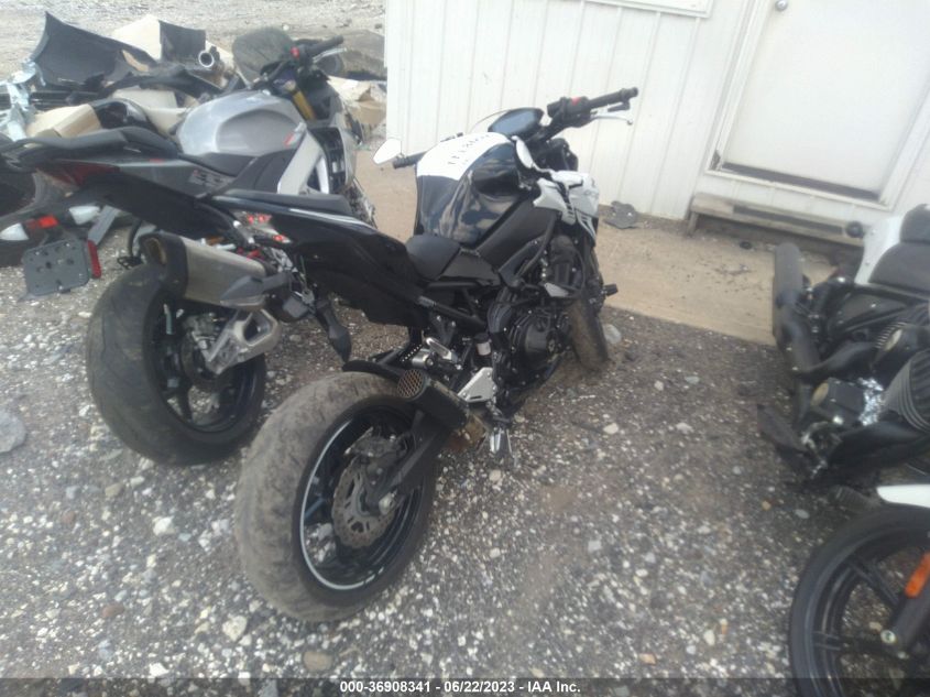 2022 KAWASAKI ZR900 - JKAZR2F13NA039556