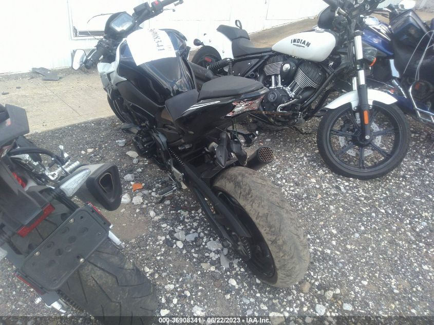 2022 KAWASAKI ZR900 - JKAZR2F13NA039556
