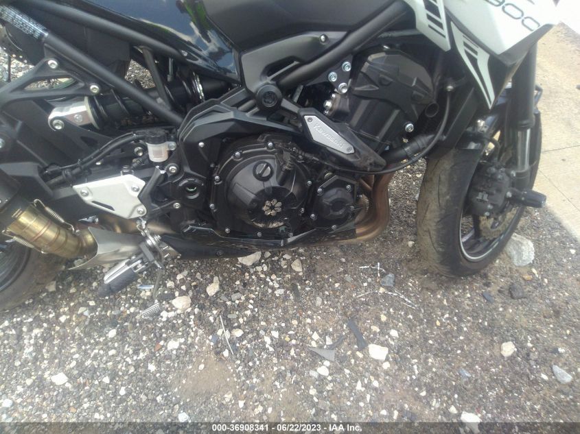 2022 KAWASAKI ZR900 - JKAZR2F13NA039556