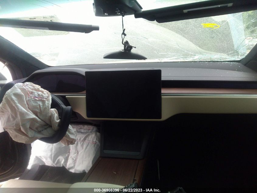 VIN: 7SAXCDE56NF364761 2022 TESLA MODEL X