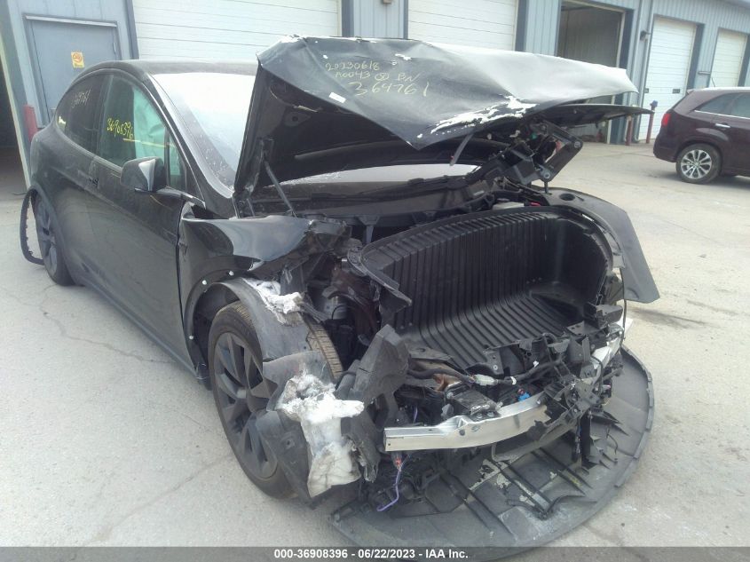 VIN: 7SAXCDE56NF364761 2022 TESLA MODEL X