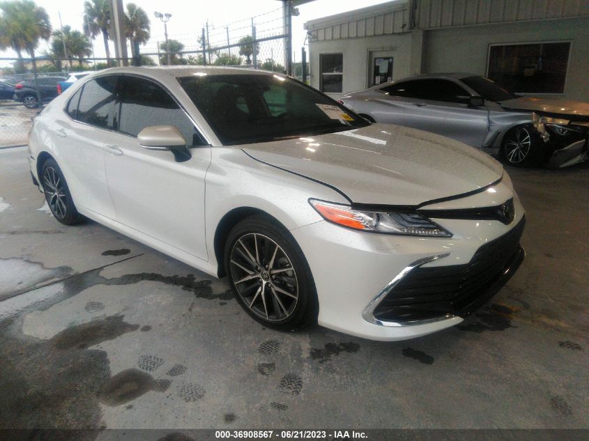 2022 TOYOTA CAMRY XLE - 4T1F11AK2NU058815