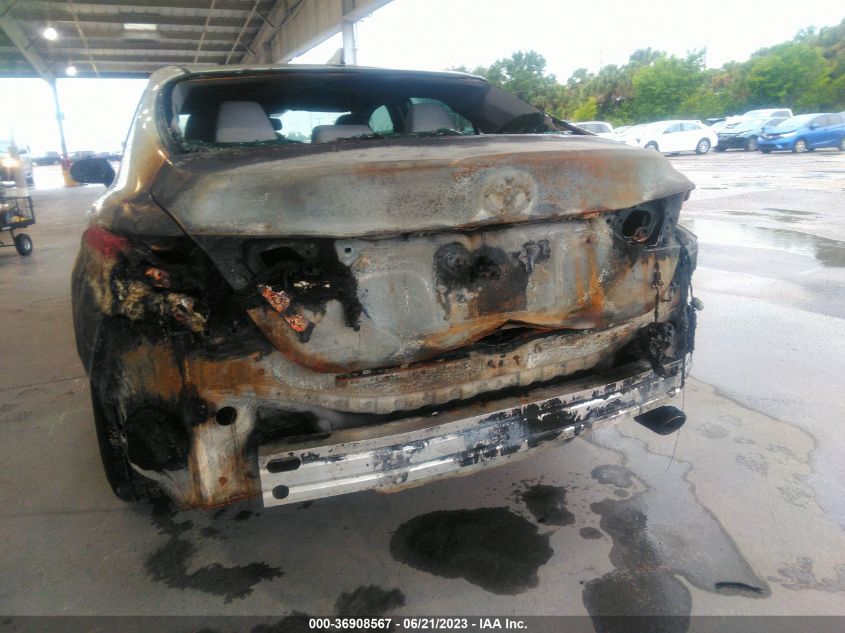 2022 TOYOTA CAMRY XLE - 4T1F11AK2NU058815