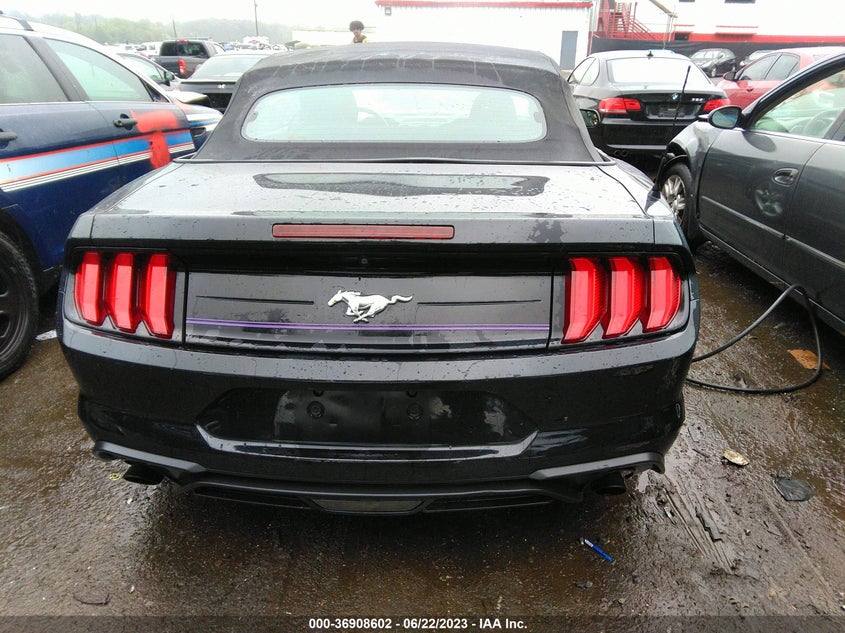 VIN 1FATP8UH8J5128178 2018 FORD MUSTANG ECOBOOST