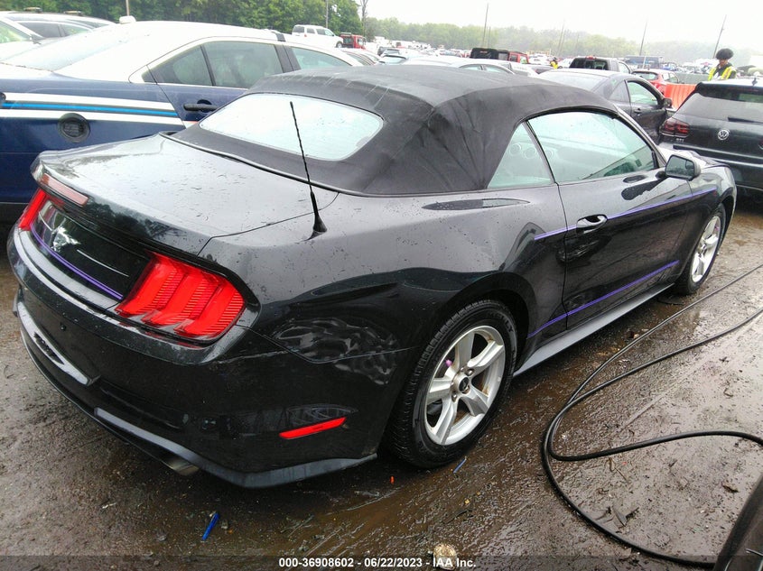 VIN 1FATP8UH8J5128178 2018 FORD MUSTANG ECOBOOST