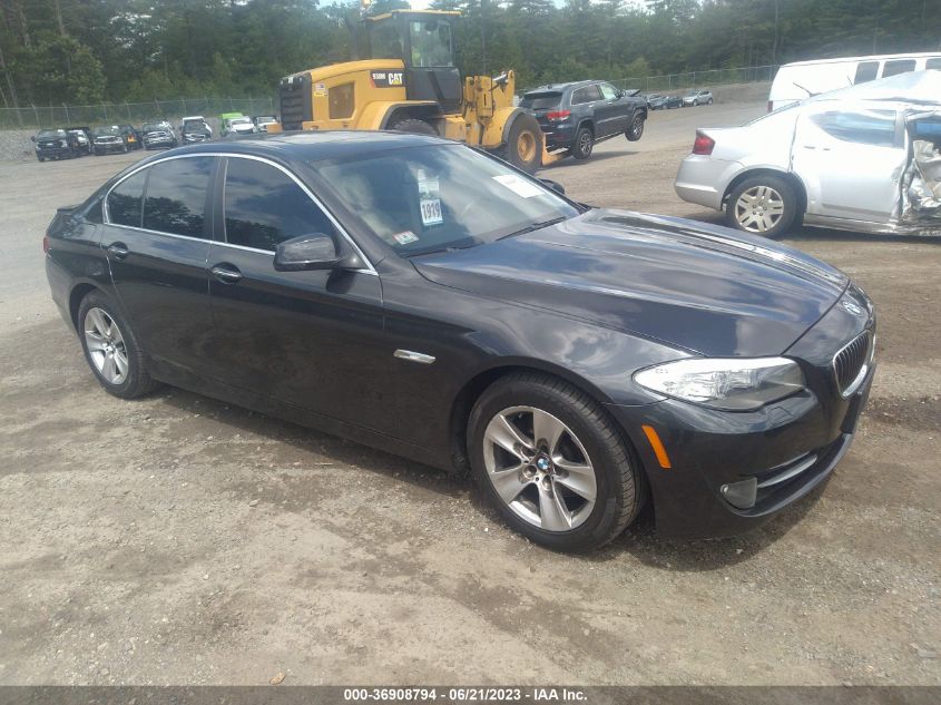 2013 BMW 5 SERIES 528I XDRIVE - WBAXH5C51DDW12652