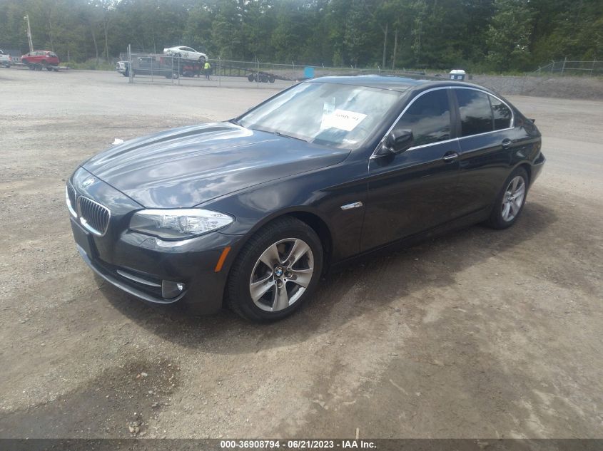 2013 BMW 5 SERIES 528I XDRIVE - WBAXH5C51DDW12652