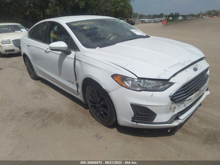 3FA6P0LU0KR137579 Ford Fusion Hybrid SE