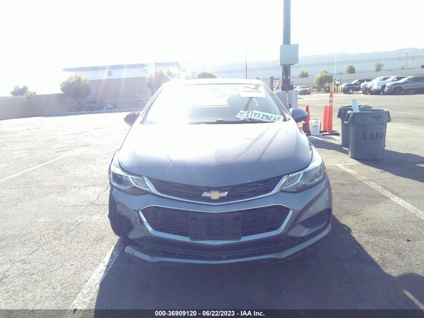 2018 CHEVROLET CRUZE LT - 1G1BE5SM2J7132010