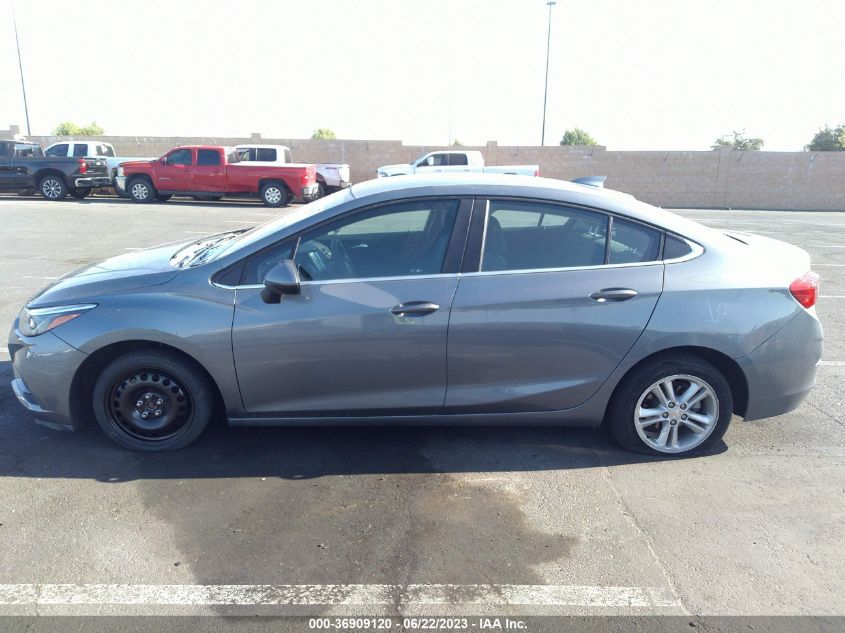 2018 CHEVROLET CRUZE LT - 1G1BE5SM2J7132010
