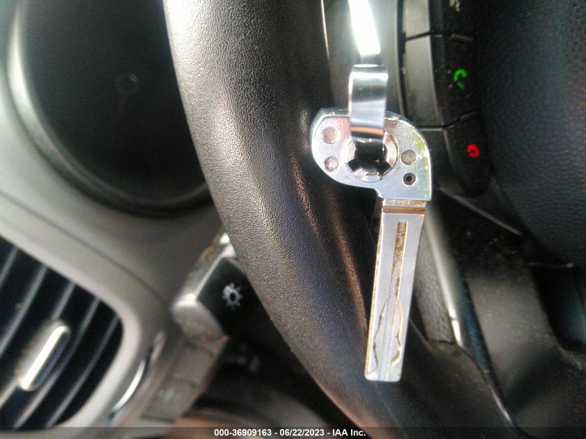 2014 KIA SOUL + - KNDJP3A51E7032286