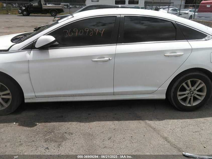 VIN 5NPE24AF5KH801877 2019 HYUNDAI SONATA SE