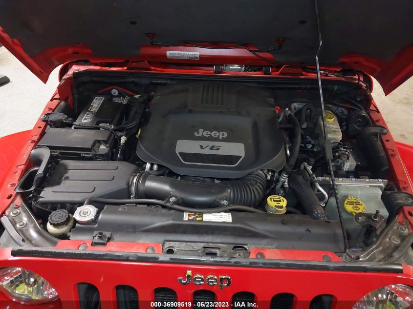 2015 JEEP WRANGLER UNLIMITED SAHARA - 1C4BJWEG0FL541913