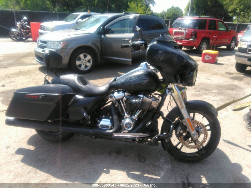 2017 HARLEY-DAVIDSON FLHX STREET GLIDE - 1HD1KBC10HB619498