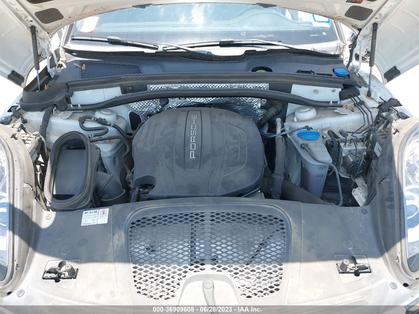 VIN WP1AA2A58JLB06489 2018 PORSCHE MACAN