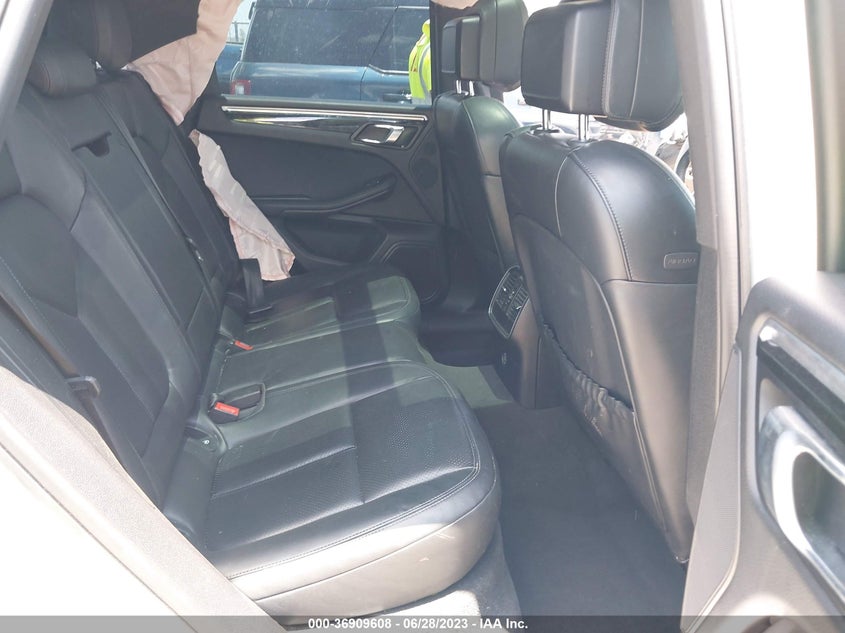 VIN WP1AA2A58JLB06489 2018 PORSCHE MACAN