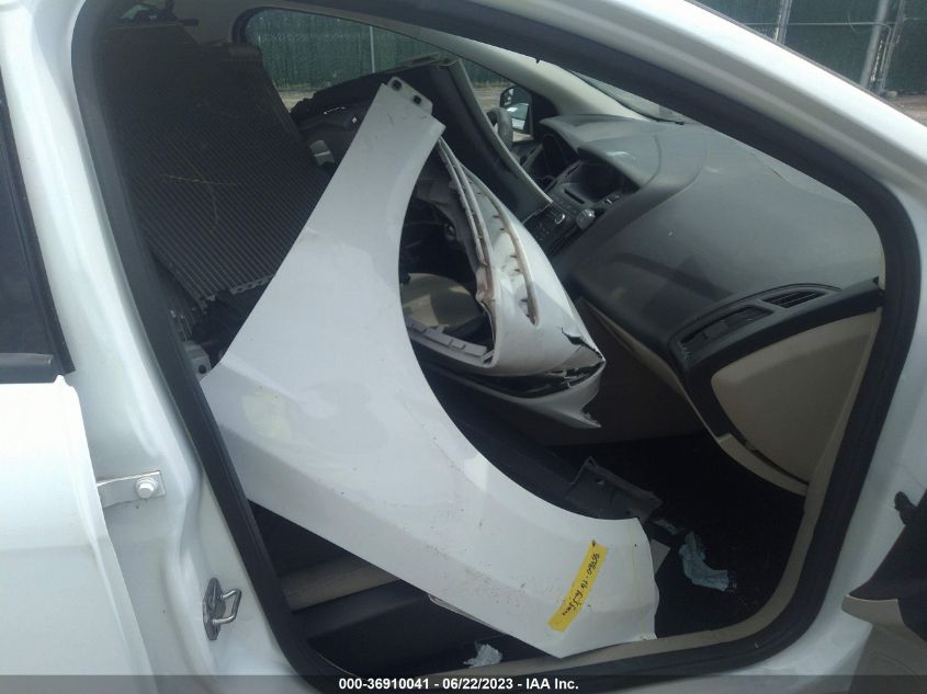 2016 FORD FOCUS SE - 1FADP3F2XGL390644