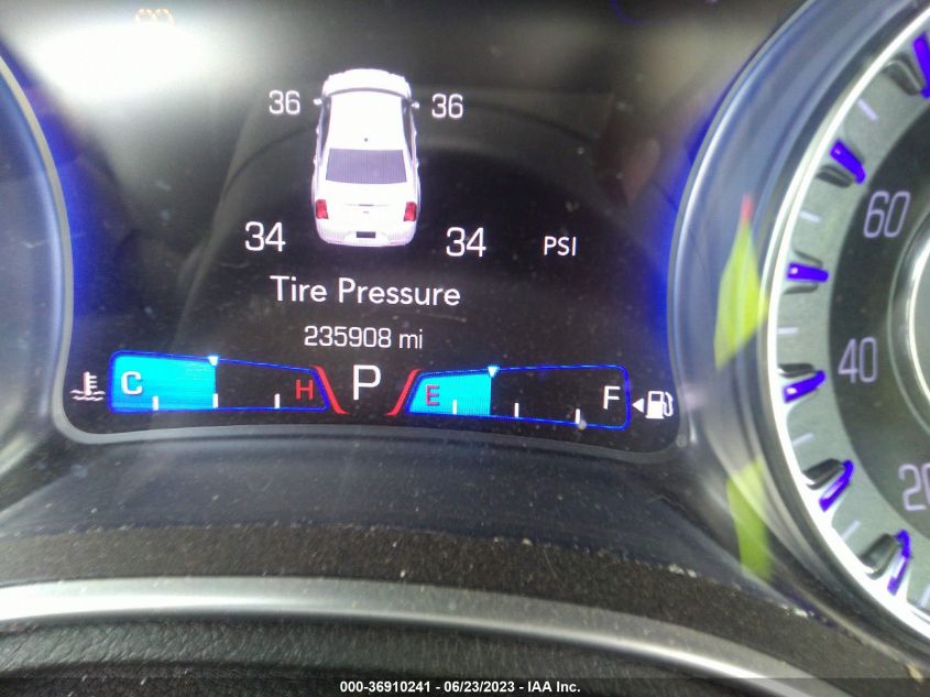 2015 CHRYSLER 300 LIMITED - 2C3CCARG9FH842340