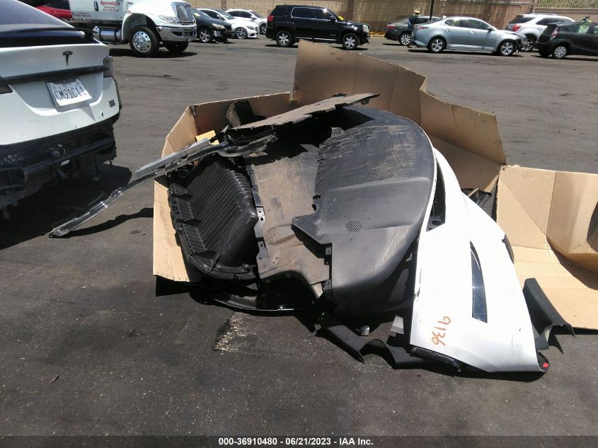 2022 TESLA MODEL X PLAID - 7SAXCBE65NF351691