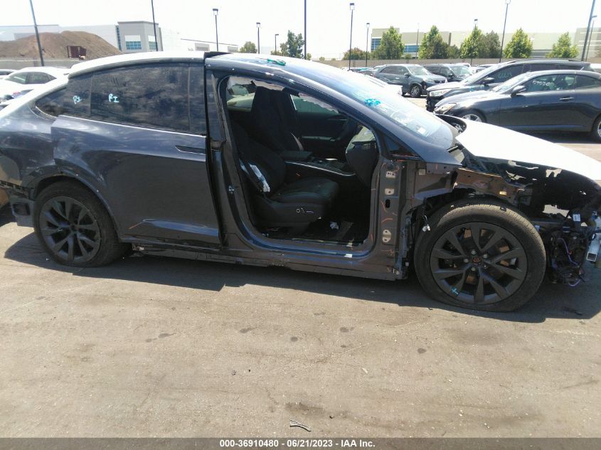 2022 TESLA MODEL X PLAID - 7SAXCBE65NF351691
